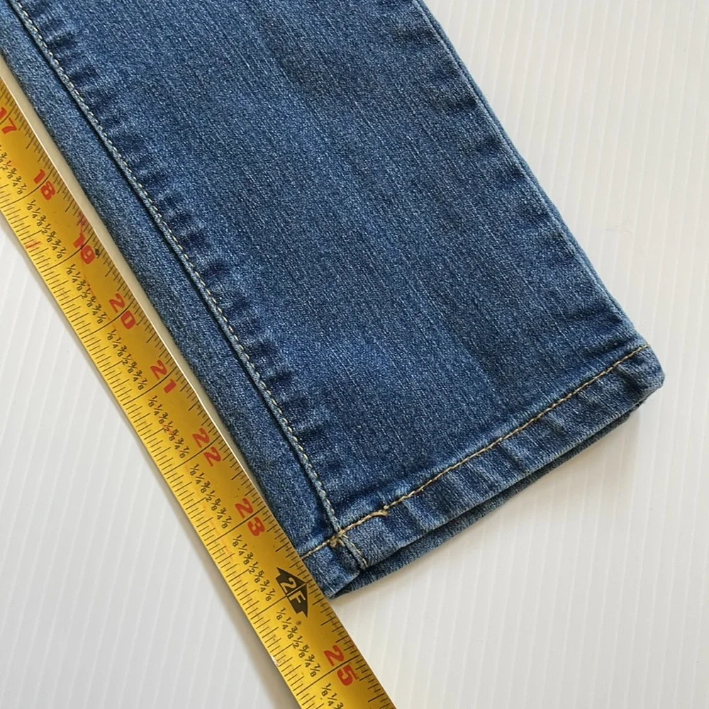 Lucky brand Cate skinny girls jean.  Size 10